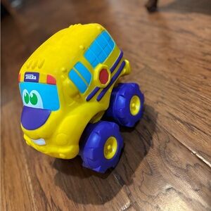 Vintage Y2K Tonka Cushy Cruiser School Bus Toy (2003)